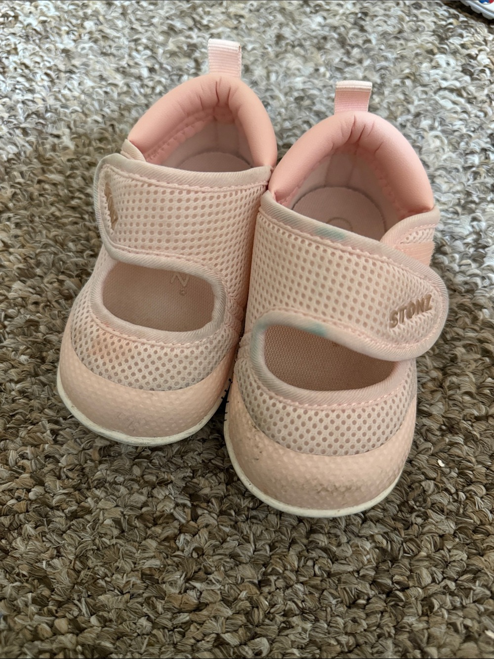 Stonz shoes